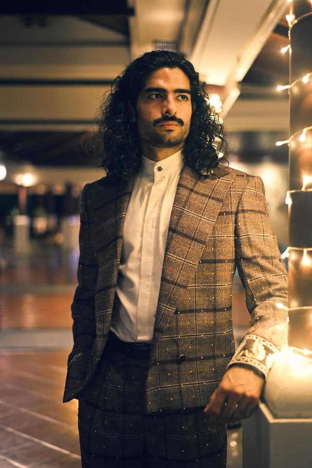 Glazing Peacock Suit